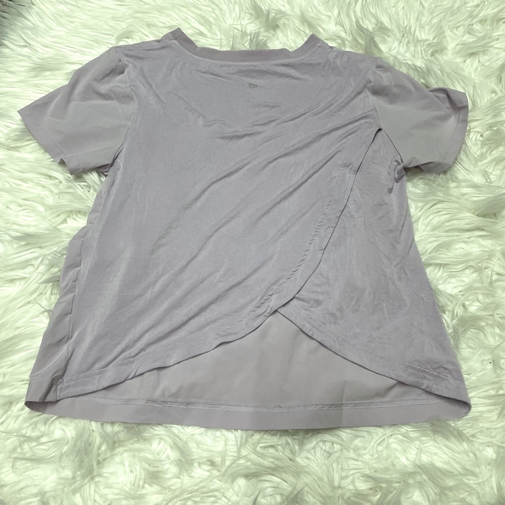 Adorable Eddie Bauer tee, asymmetrical back